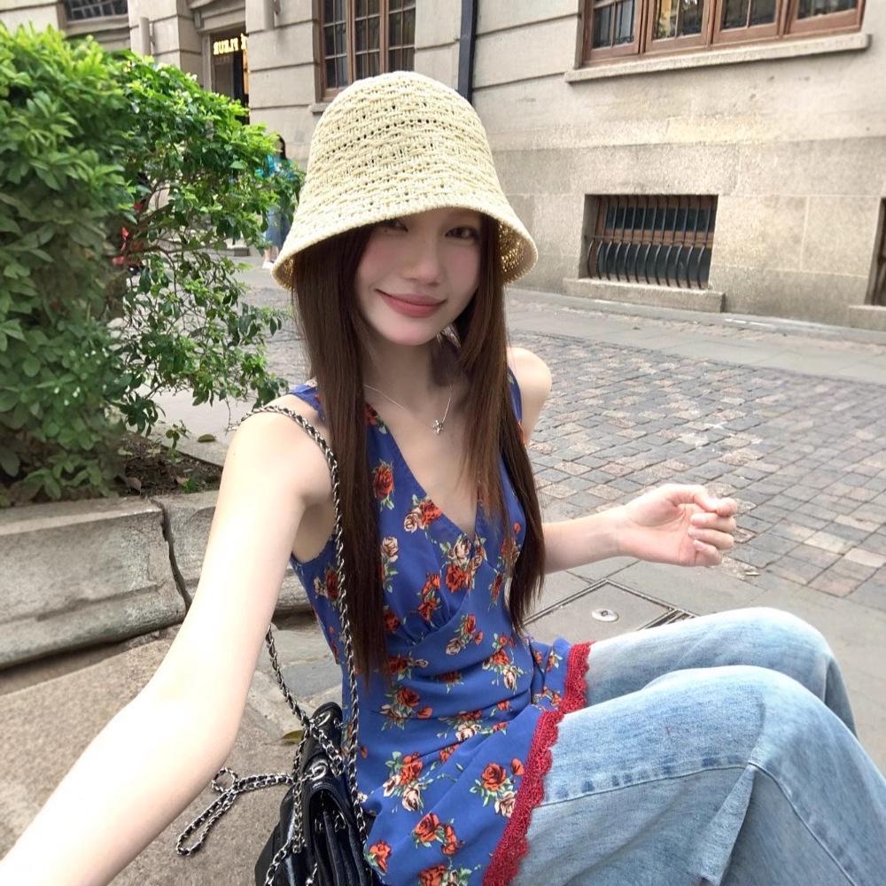 Spring 2025 French Retro Floral A-Line Spaghetti Strap V-Neck Dress