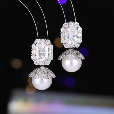 Dámske Náušnice Elegantný Vintage Dizajn Ľahký Luxus Imitácia Perly Zirkón Módny a Všestranný Niche Dizajn