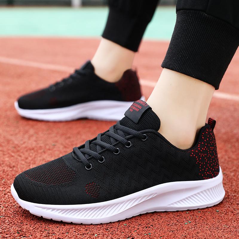 Oddychające siatkowe codzienne buty sportowe miękka podeszwa lekkie zimowe przyczepne buty do biegania buty z Jinjiang