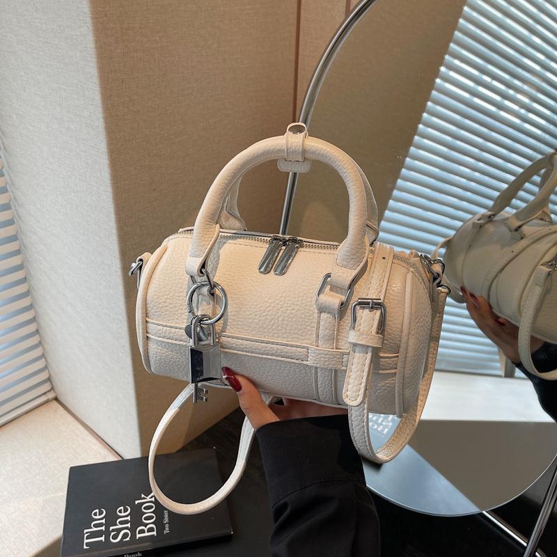 Fashion Hand-held Bowling Bag Women's 2025 Summer New Simple Commuter Shoulder Bag Niche Trend Messenger Women's Bag