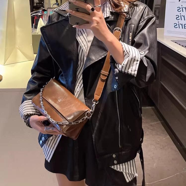 New Style French Stick Chain Small Square Bag, Niche and Western-style, Simple and Fashionable, Underarm Women's Bag, Single Shoulder Crossbody Bag