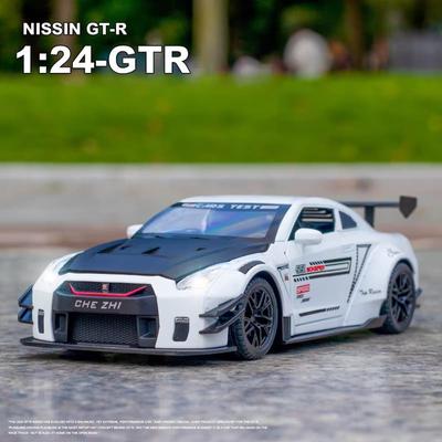 Nowy 1:24 fajne modele zabawek sportowych samochodów GTR ze stopu cynku, wysoka symulacja dźwięku i światła, kolekcja wycofanych zabawek dla dzieci i chłopców