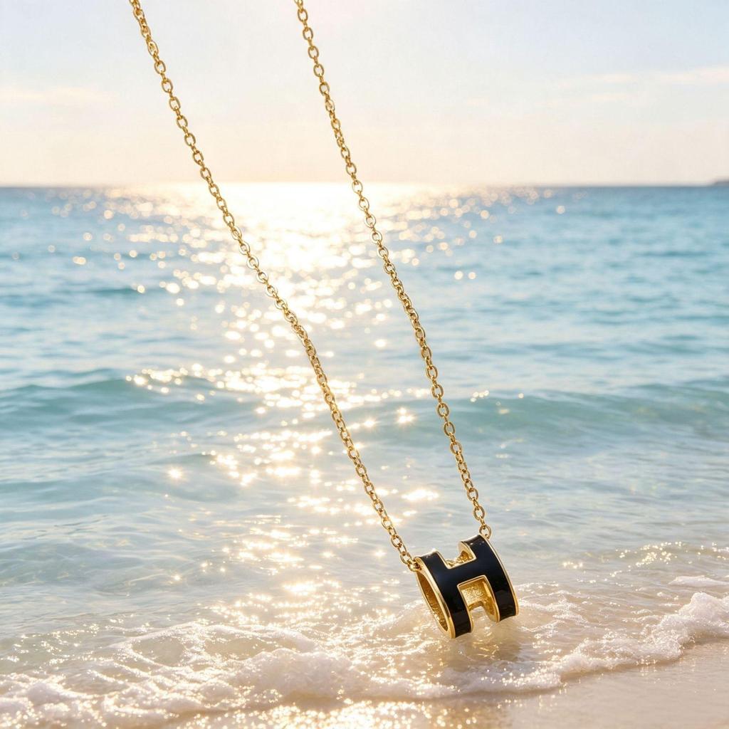 Aijia 18k Gold-Plated Enamel Necklace with H Pendant - Women's Fashion Accessory