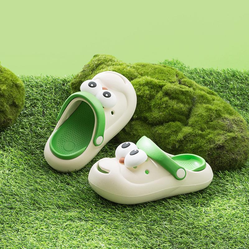 

Детские шлепанцы из ЭВА для мальчиков и девочек, милые мультяшные с большими глазами, для детей среднего и старшего возраста, на мягкой подошве, крутые шлепанцы 22cm