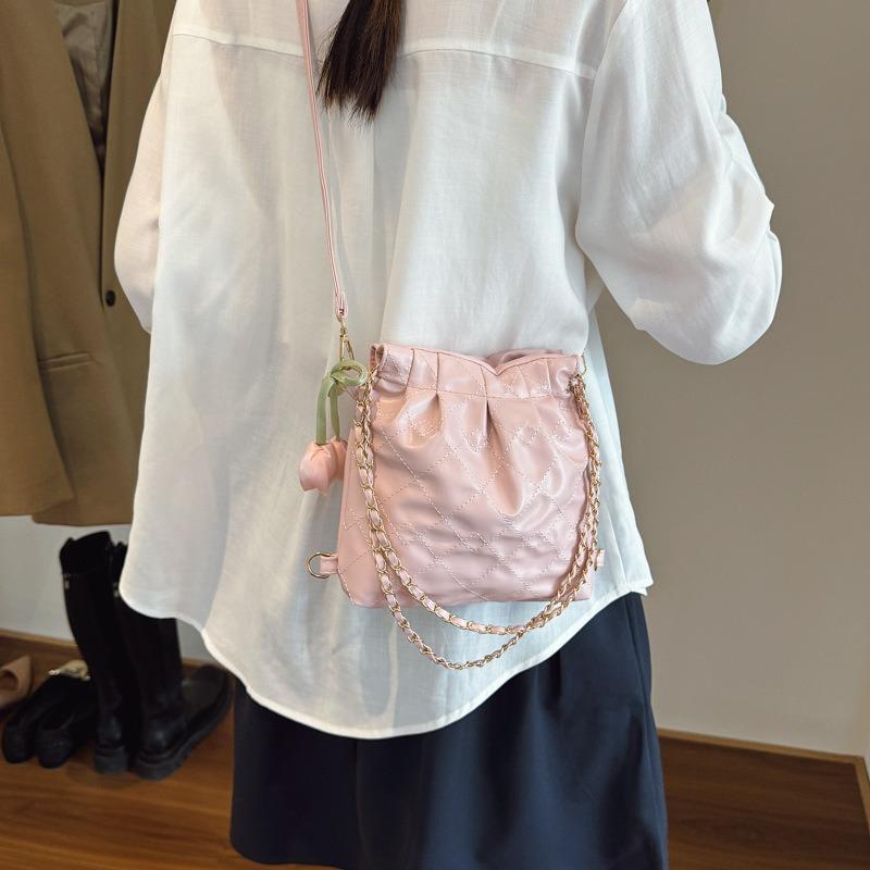 Spring and Summer New Fashion Classic Diamond Chain Bag High-end Shoulder Backpack Portable Messenger Bucket Bag