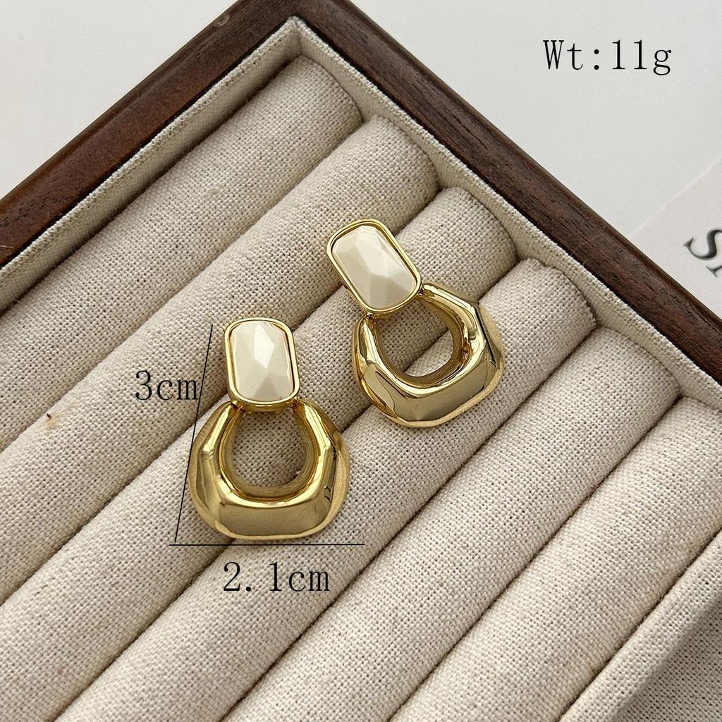Elegant Gold Geometric Earrings for Women: High-End, Fashionable, Versatile Face-Slimming Ear Cuff