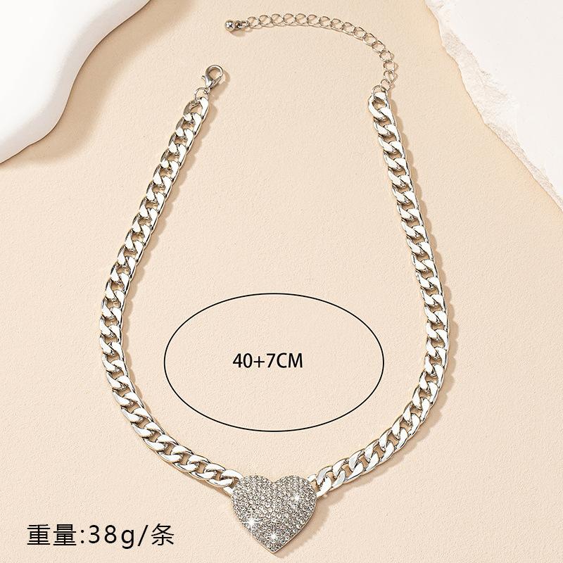 Versatile Heart Pendant Winter Necklace Female Internet Celebrity Collarbone Chain