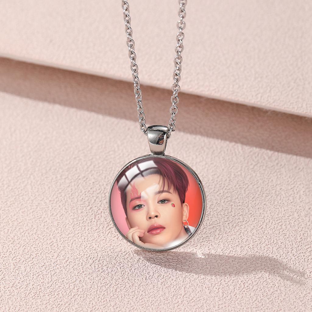 Colar redondo BTS, pingente Bangtan Boys com foto de membro, Item Colecionável Kpop para Fãs ARMY
