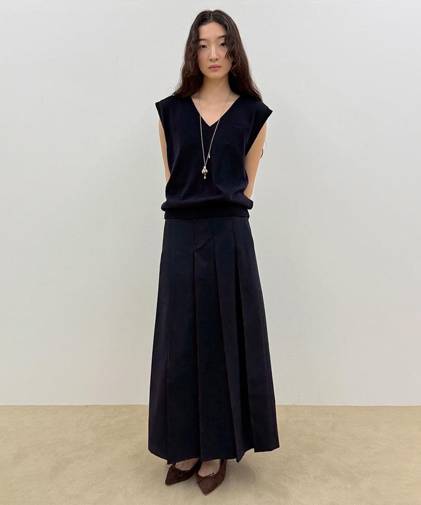 Sinun Sinoon Pleated Maxi Skirt (Navy)