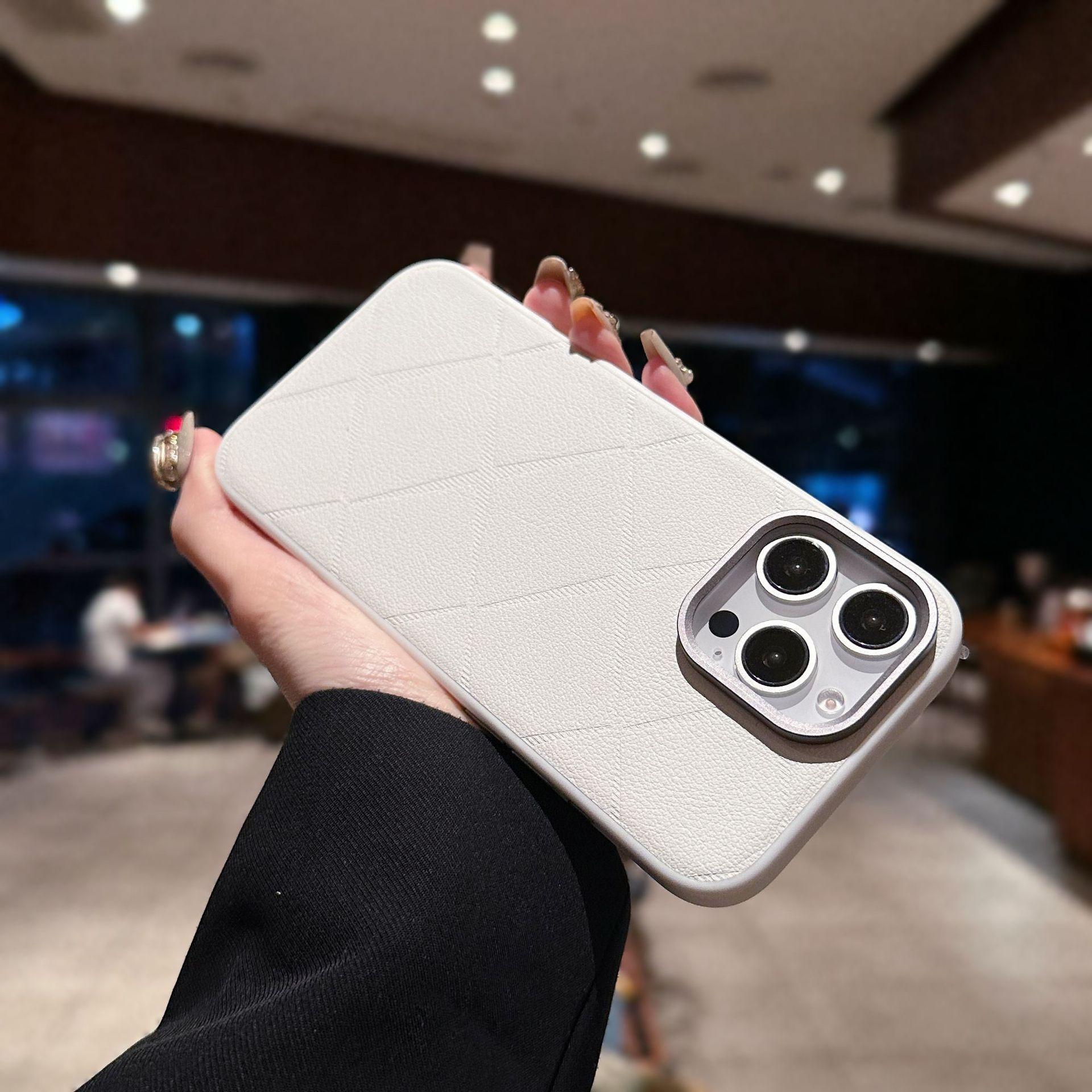 

Подходящий для Apple 16 Звездный свет Клетчатый чехол для телефона из искусственной ПУ кожи, Металлическое кольцо для объектива iPhone15, Защитный чехол 14promax iPhone13Promax белый