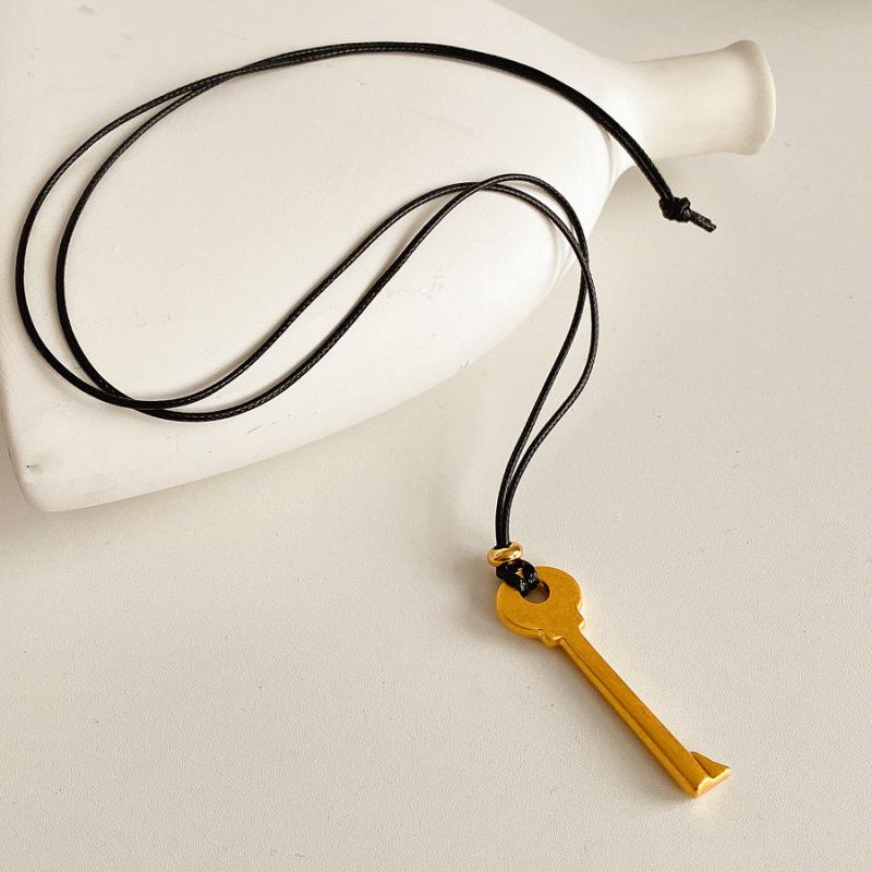 Простой металлический ключ, черная веревочная цепочка, нишевый дизайн, длинная цепочка-ожерелье для свитера