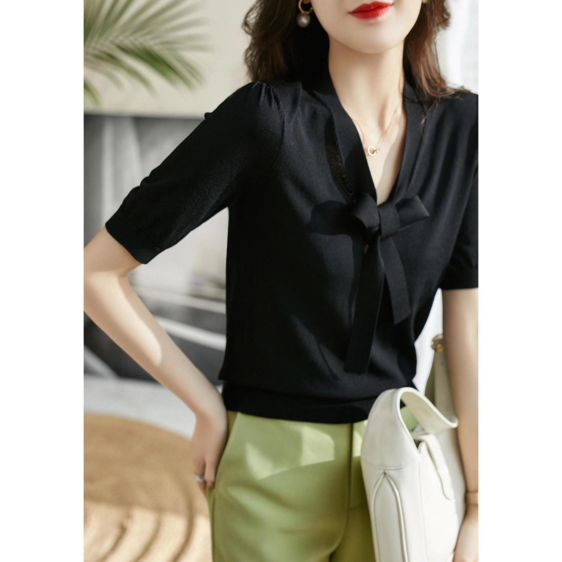Ice Silk Short Sleeved T-shirt for Women in Summer V-neck Loose Short Sleeved Knitted T-shirt for Women S