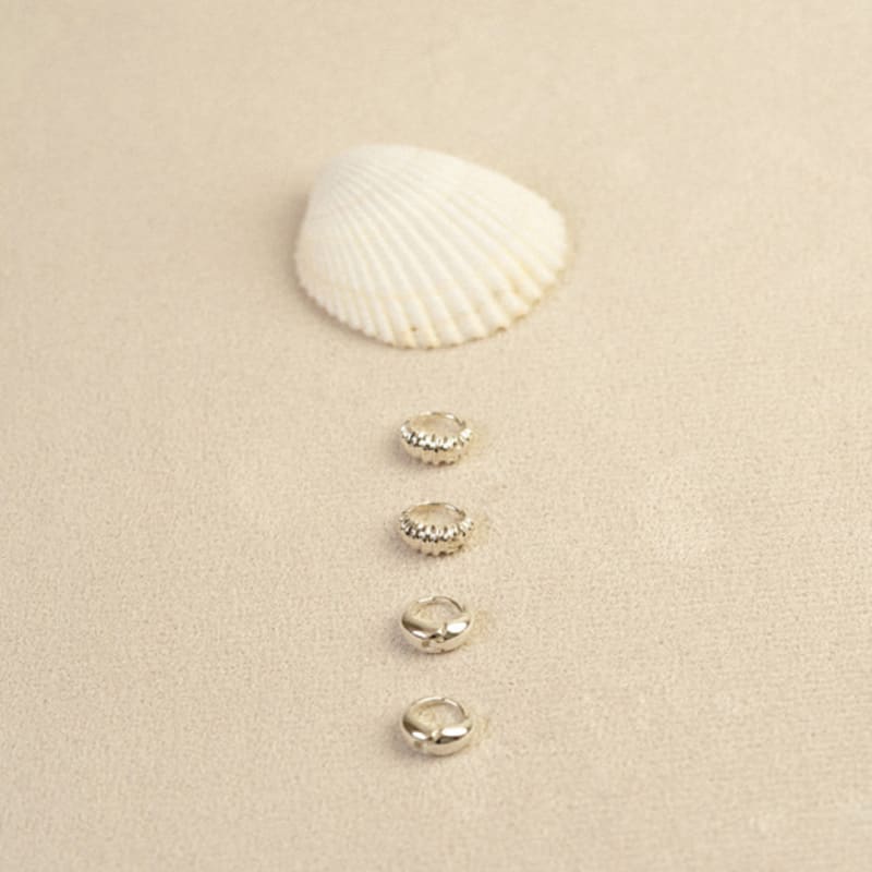 

Love of the Bush SMALL ESSENTIAL HOOPS SILVER