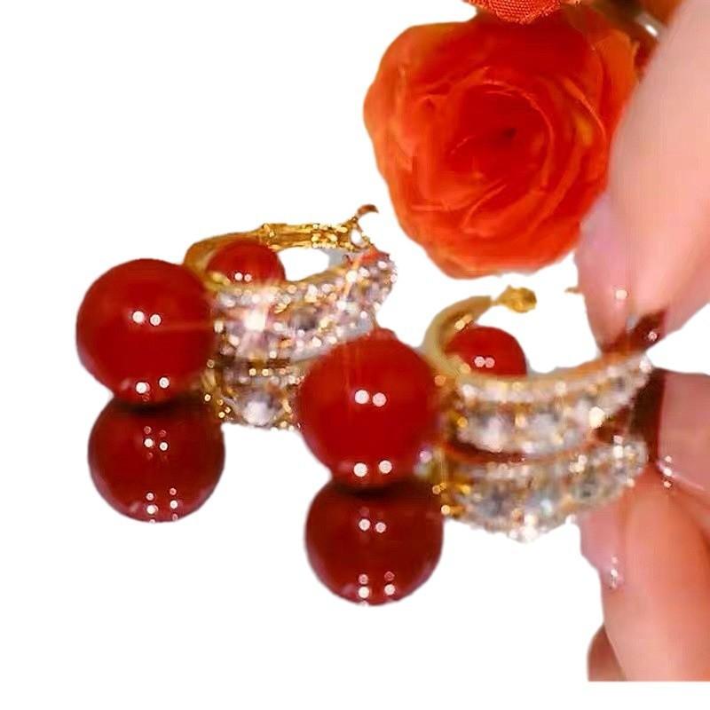 Light luxury design sense A multi-wear zircon red pearl stud earrings Autumn and winter atmosphere temperament versatile earrings