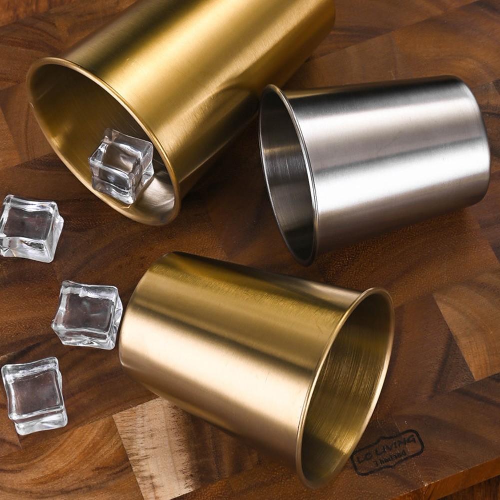 Verzichten Sie auf Einwegbecher und entscheiden Sie sich für diese Becher aus Edelstahl (93 Zeichen)