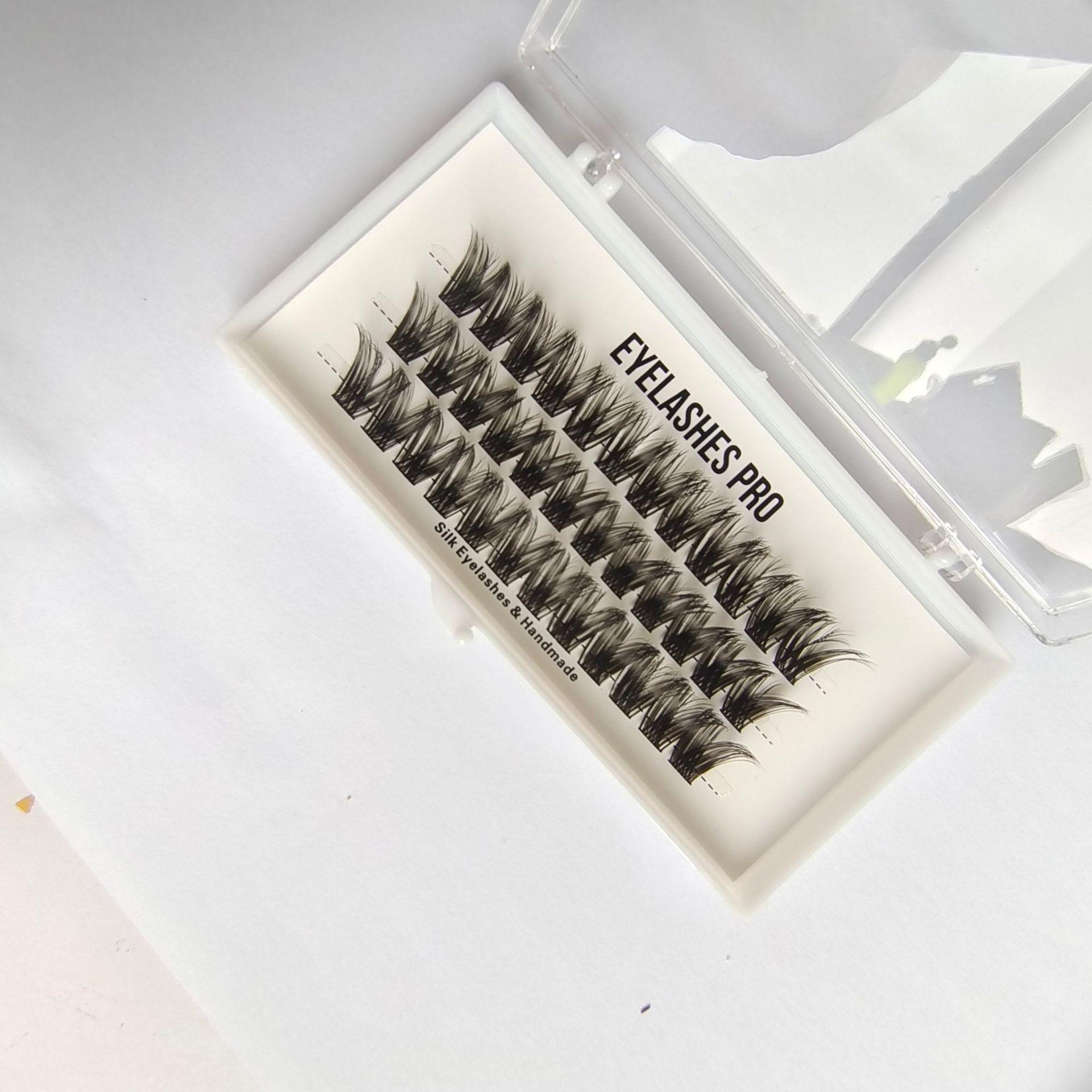 

4A Self-Adhesive Clustered False Eyelashes for Simulated Makeup C Curl