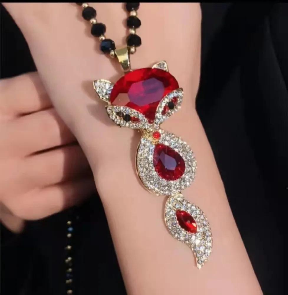 

Necklace For Women, Exquisite And Fashionable Sweater Chain, Long Clothing Accessory, Decorative Pendant. червоний