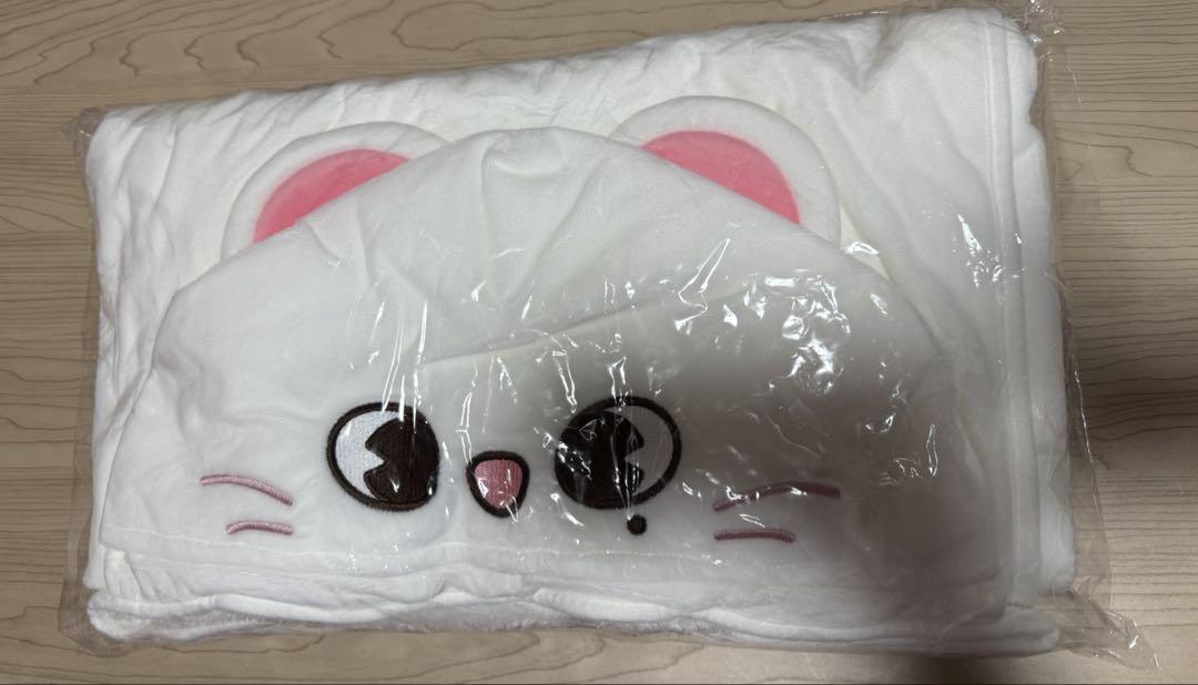 

[ИСПОЛЬЗУЕТСЯ] SKZOO Одеяло Ginilet Hyunjin