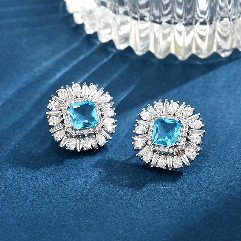 Niche Design Fashionable Geometric Stud Earrings High Sense Temperament Elegant Diamond Zircon Earrings Women