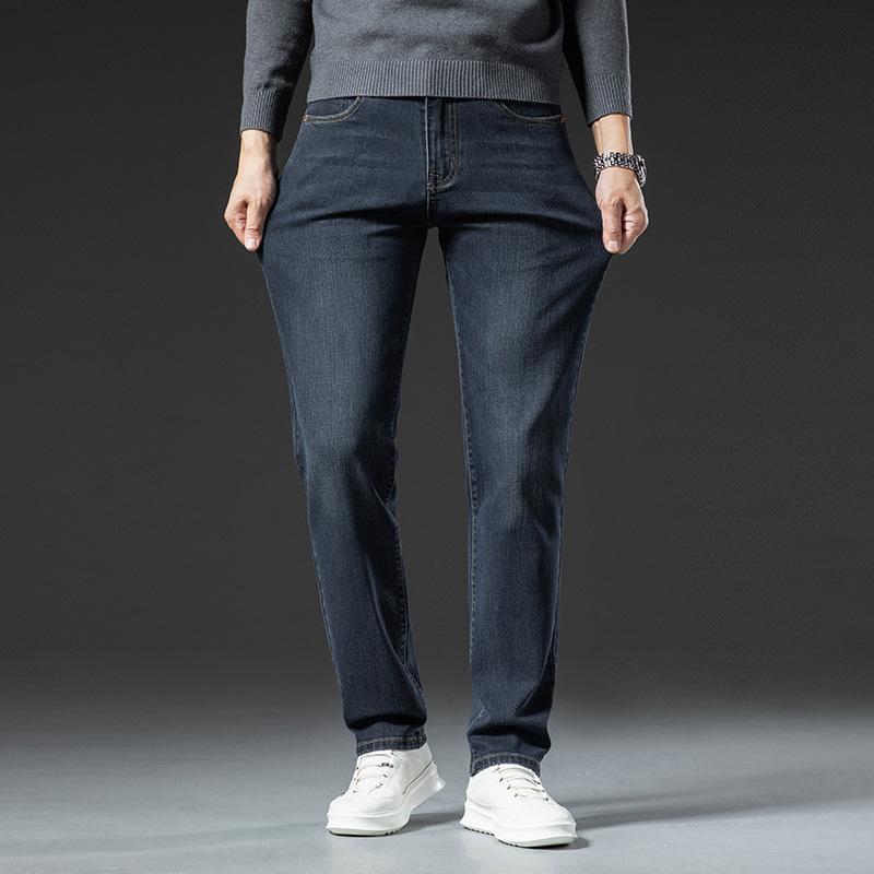 Autumn and winter jeans are velvet, soft and warm inside, cold-proof in the north, and elastic straight-leg pants are loose and versatile.