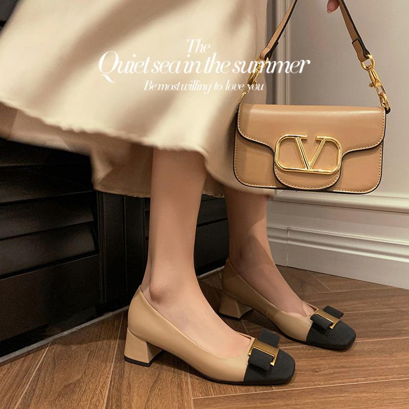Gao Yan Xiaoxiangfeng~ French elegant leather color matching bow women's head mid-heel light mouth single shoes women