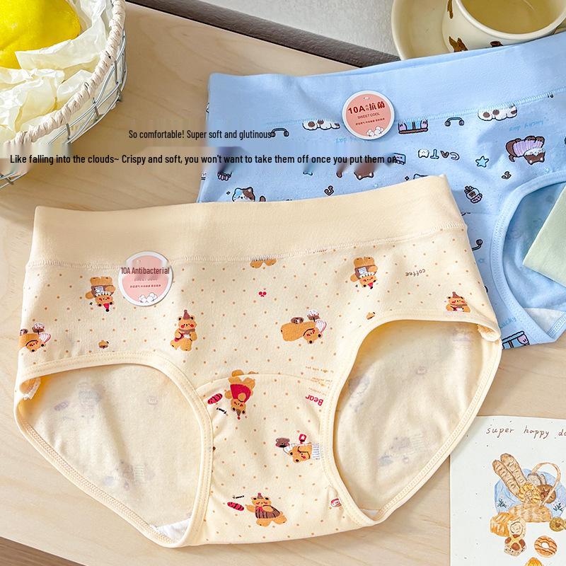 Antibacterial Pure Cotton Bear Print Girls' Mid-Waist Underwear - Sweet, Cute, and Comfortable.
