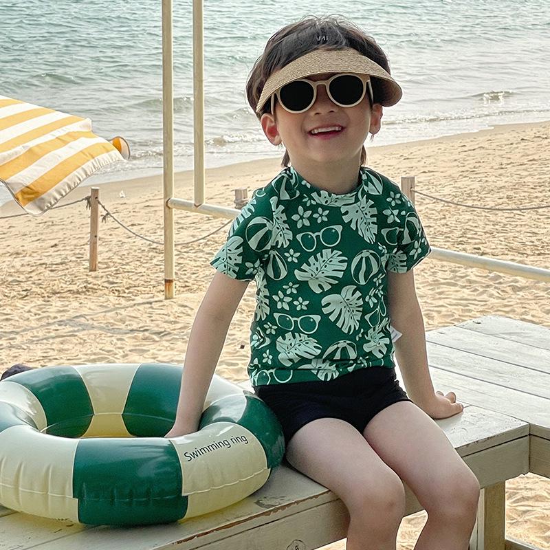 Toddler Boys' Cute Cartoon Green Leaves Sun Protection Two-Piece Swimsuit