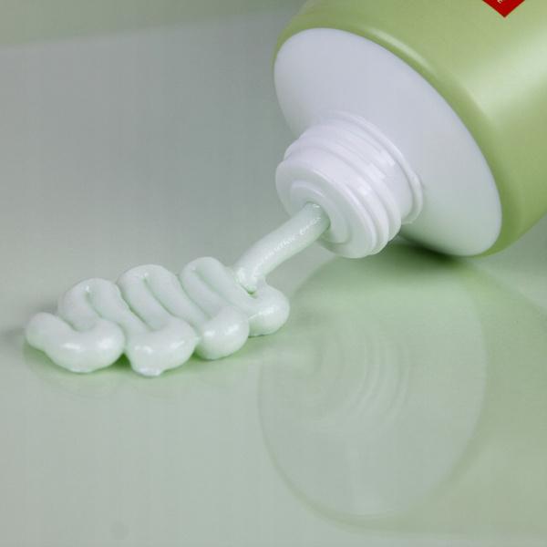 Dermal Aloe Vera Pianka Myjąca Do Twarzy 200G