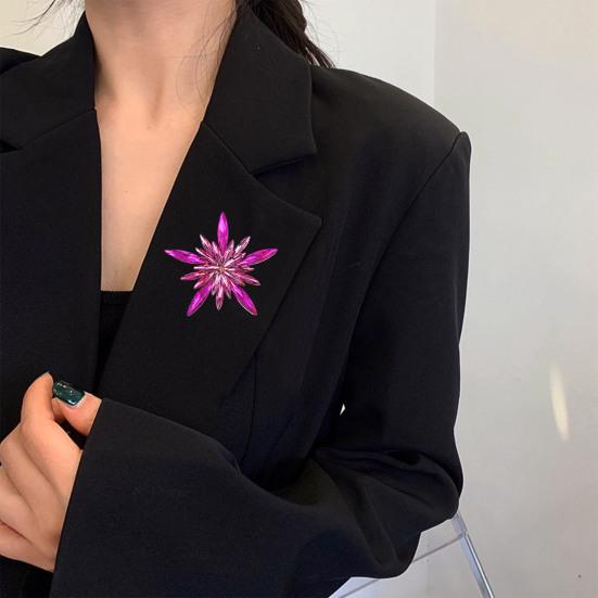 Shining Rhinestones Brooch Pin Fine Workmanship Colorful Irregular Star Shape Pin Costume Accessories