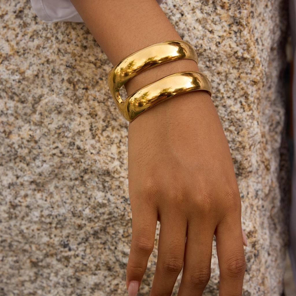 Minimalist 18K gold, light luxury high-end double-layer hollow opening bracelet, bracelet jewelry.