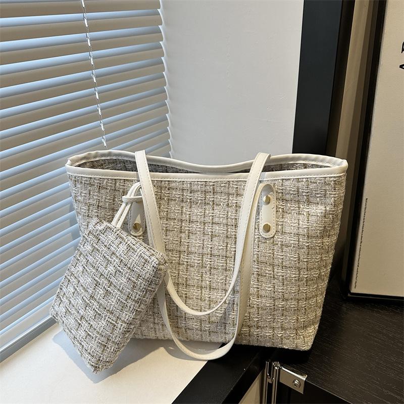 

New Versatile Shoulder Bag Underarm Bag Women s Literary Large Capacity Plaid Temperament Fashion Women s Bag белый