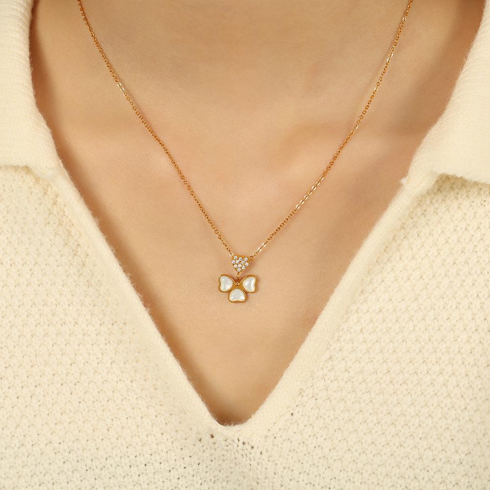 Japanese Titanium Steel Gold-plated Simple Design Sense of Love Four-leaf Clover Necklace White Shell Pendant Female