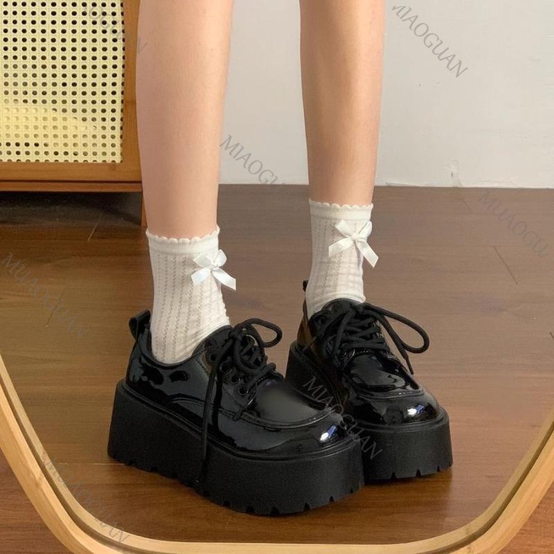 Fashion Women's Retro British Style Platform Shoes Spring Versatile Thick Bottom Pumps Round Toe Mid Heel Black Loafers Single Shoes