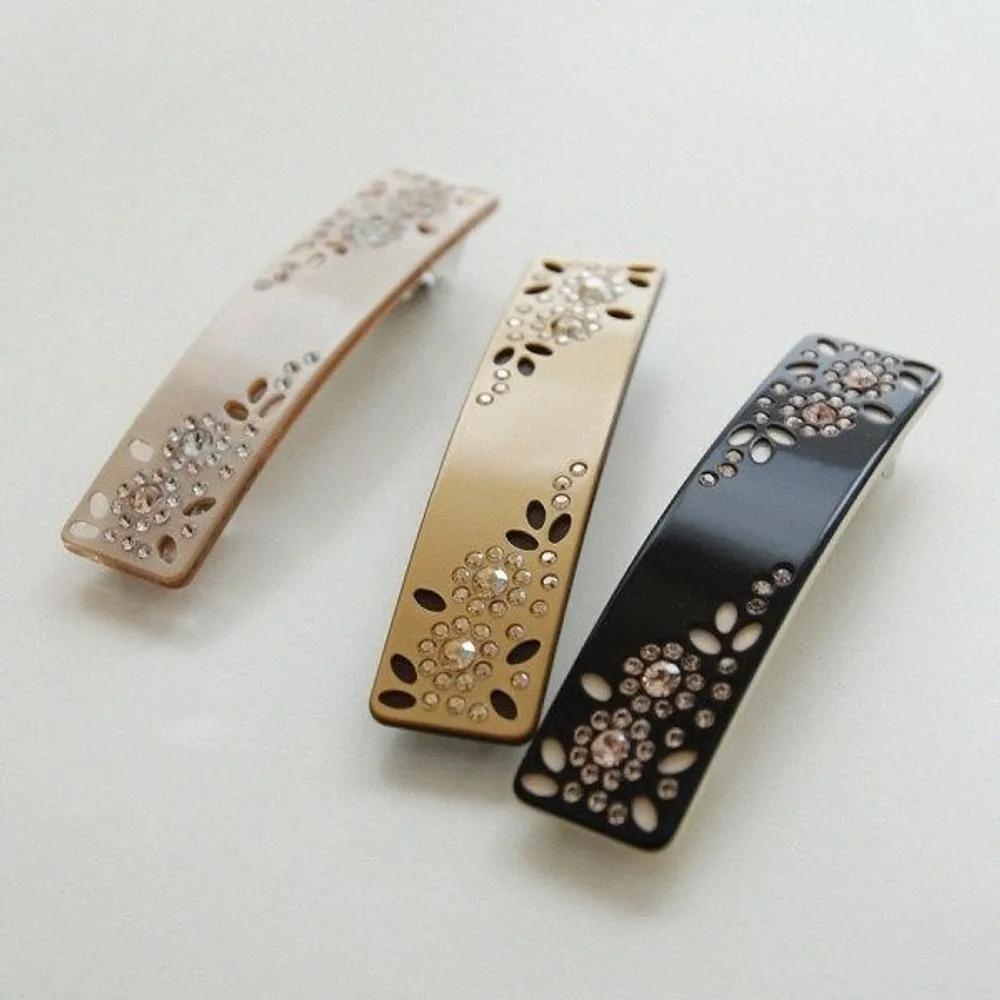 bydaisy Punching Flower Cubic Automatic Pin Bh0930 beige