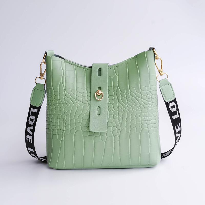 Lightweight Shoulder Bag for Commuting