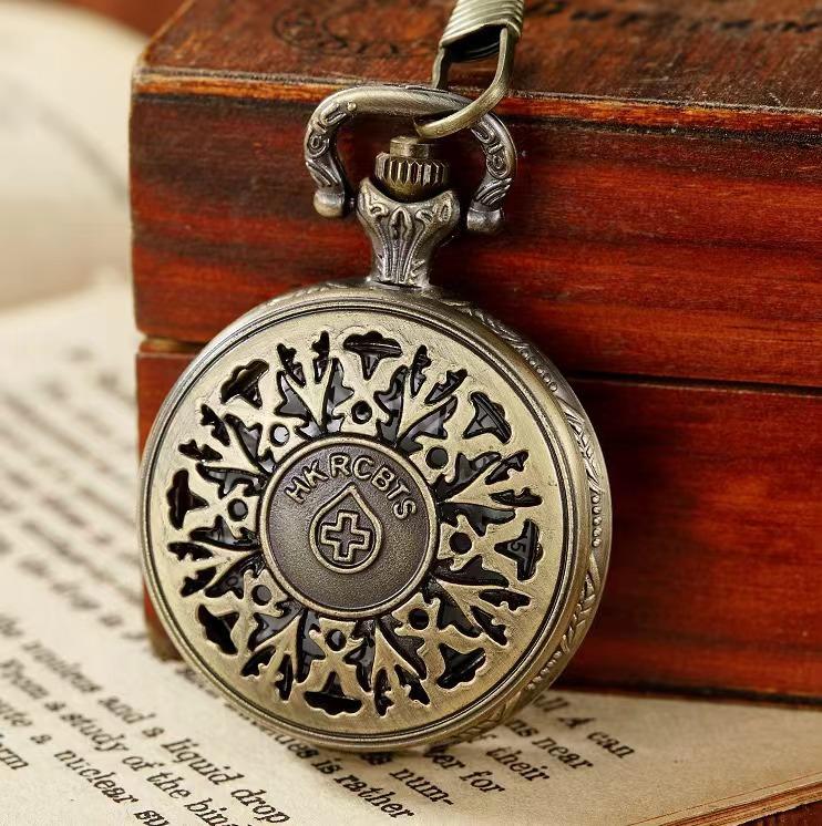 Vintage Pocket Watch Collection Triangular Quartz Universal Casual Vintage Pendant Pocket Watch