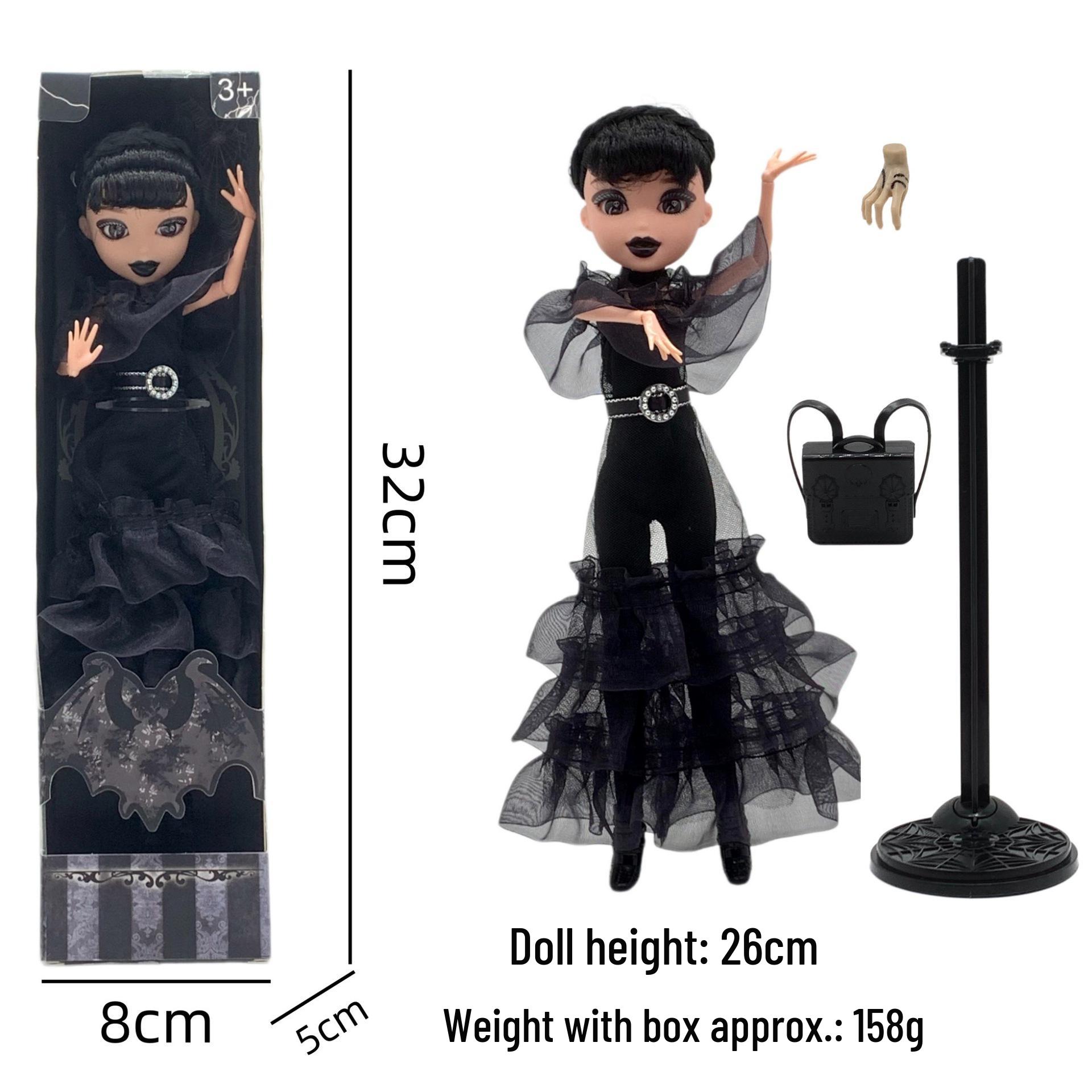 

Кукла Адамс Уэнсдей в костюме школьной формы