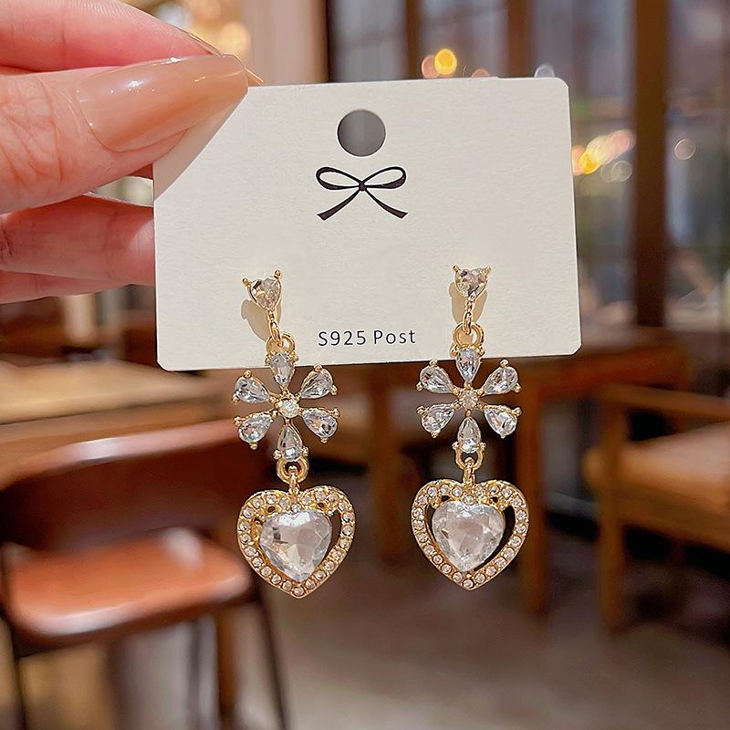 

Серьги-сердечки из серебра 925 пробы с цирконием — модный роскошный стиль для женщин