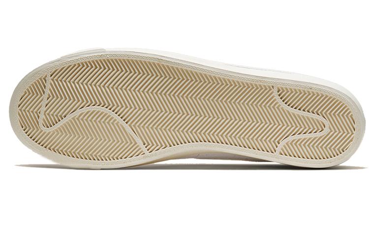 Nike Blazer Low in Pelle 'Platinum Tint' CW7585-100