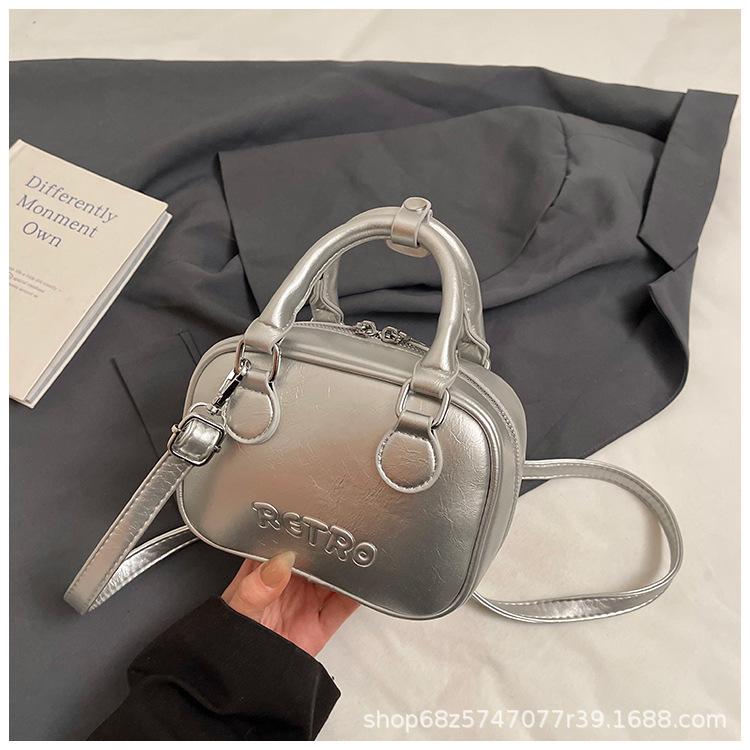 Fashion handbag women's 2025 new trendy fashion super fire shoulder bag high-end messenger small square bag