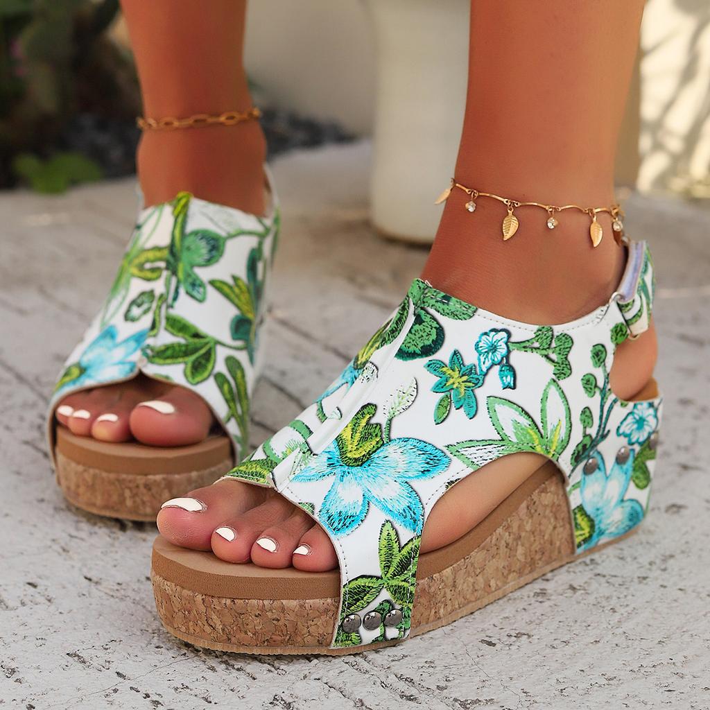 Fashion The 2025 summer new fashion height-increasing Chinese-style flower-themed large-sized casual sandals from Europe and America
