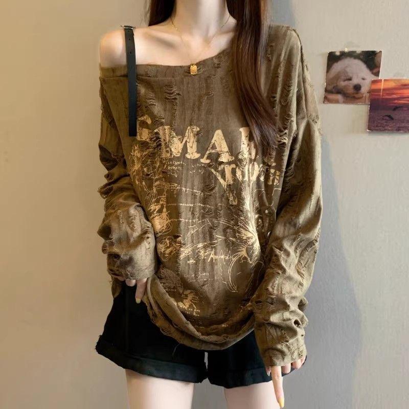 Plus Size Retro Off-the-Shoulder Long-Sleeve T-shirt for Women - Autumn Style, Loose Fit, Slimming, Versatile.