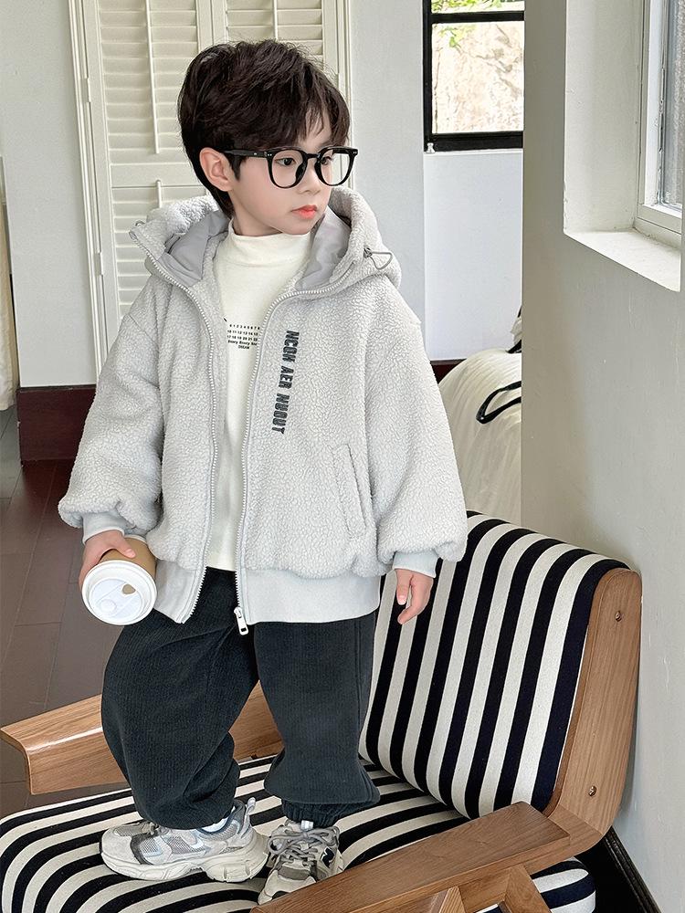 Fairy Tale Memory Boys' Winter Coat 2025: Fashionable Fuzzy Thickened Warm Sweater for Boys' Autumn/Winter.