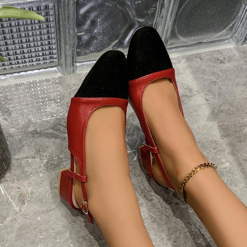 Xiaoxiangfeng Baotou sandals are popular in spring and summer. The new mid-heel color matching buckle thick heel single shoes are empty high heels.
