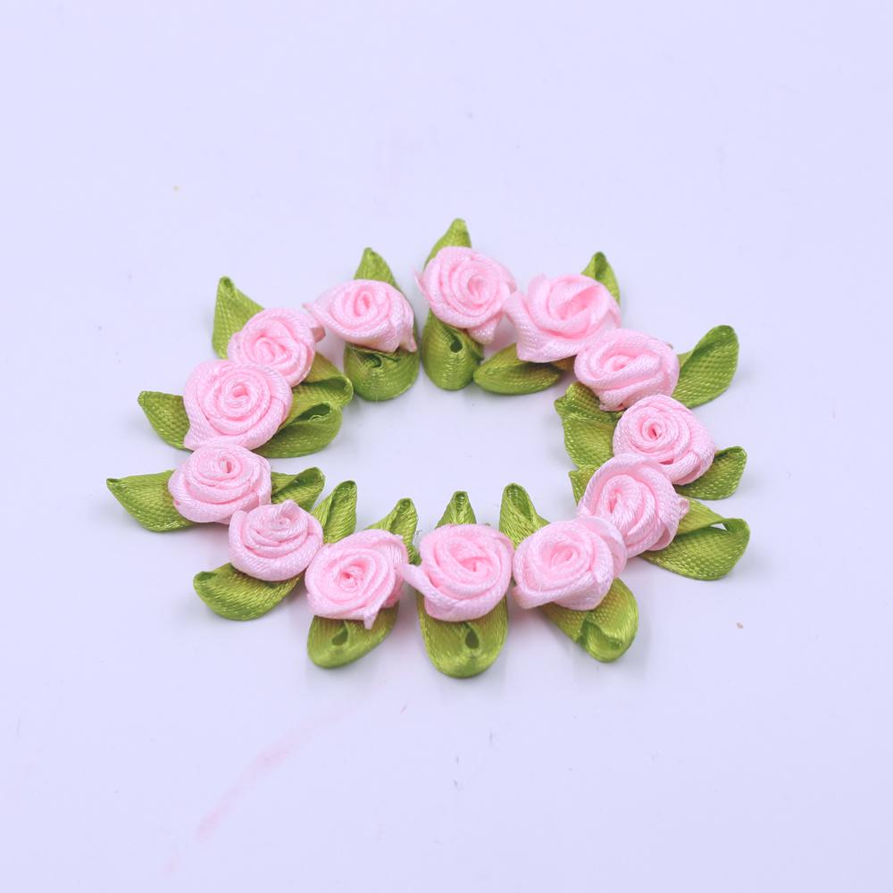 50 szt. Mini Satynowe Kwiatki ze Wstążki Jedwabna Główka Róży Wstążka DIY Ślubne Kokardy Aplikacje Rękodzieło Szycie Dodatki do Odzieży Dekoracje