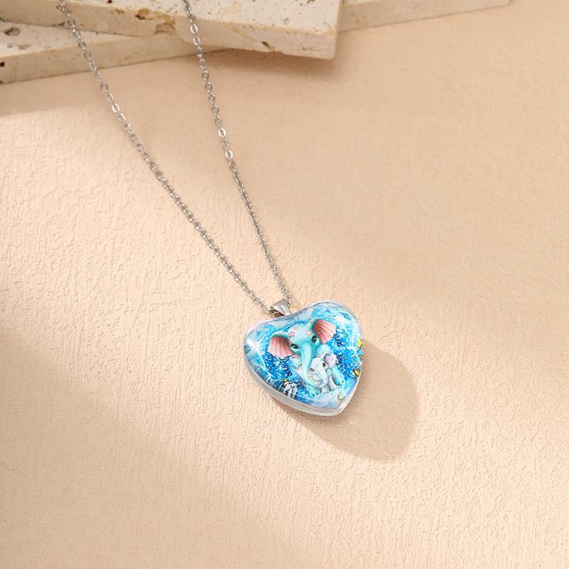 Fashionable heart-shaped crystal pendant Simple cute cat series necklace for women