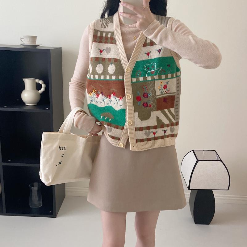 Women's Embroidered Knitted Cardigan Vest Women's Spring and Autumn Clothing New Loose Outer Vest