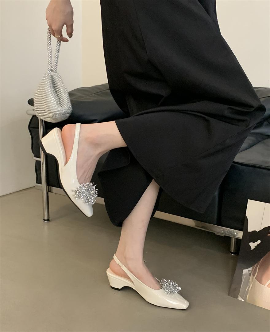 

French gentle temperament fireworks sandals women wear patent leather light mouth thick heel back strap evening single shoes 39