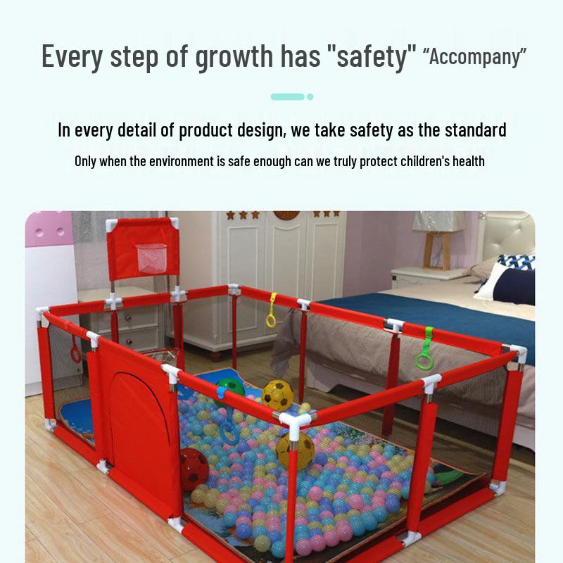 Vnitřní dětská ohrádka s basketbalovým košem a hrací plochou