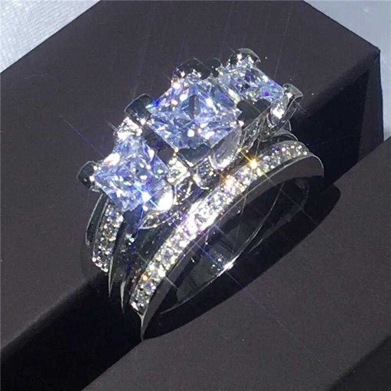 FDLK 2 stk Brudesett Elegante ringer for kvinner Bryllupsforlovelse Mote smykker med full skinnende kubikksirkon kvinnering